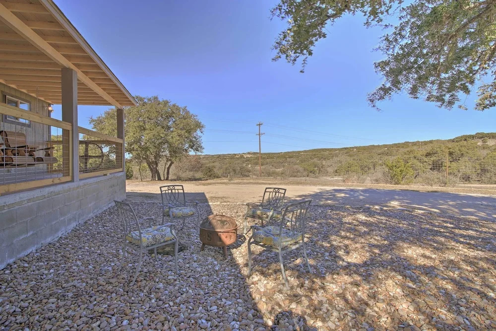 Updated Cabin w/ Fire Pit - 1 Mile From Downtown!