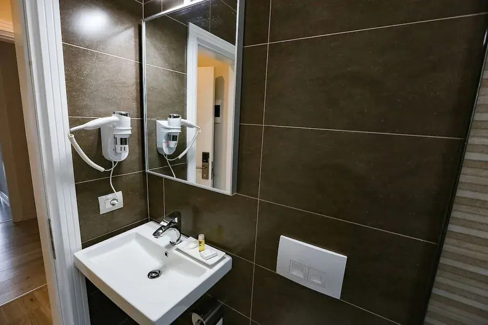 Home Hotel