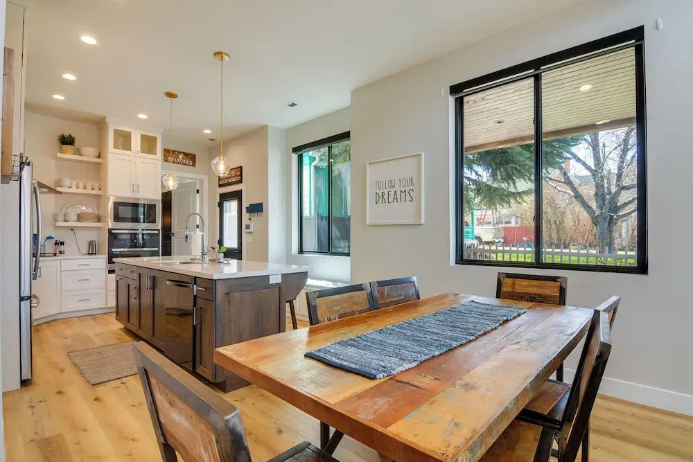 Gateway to Zion! Modern Home in Historic Parowan