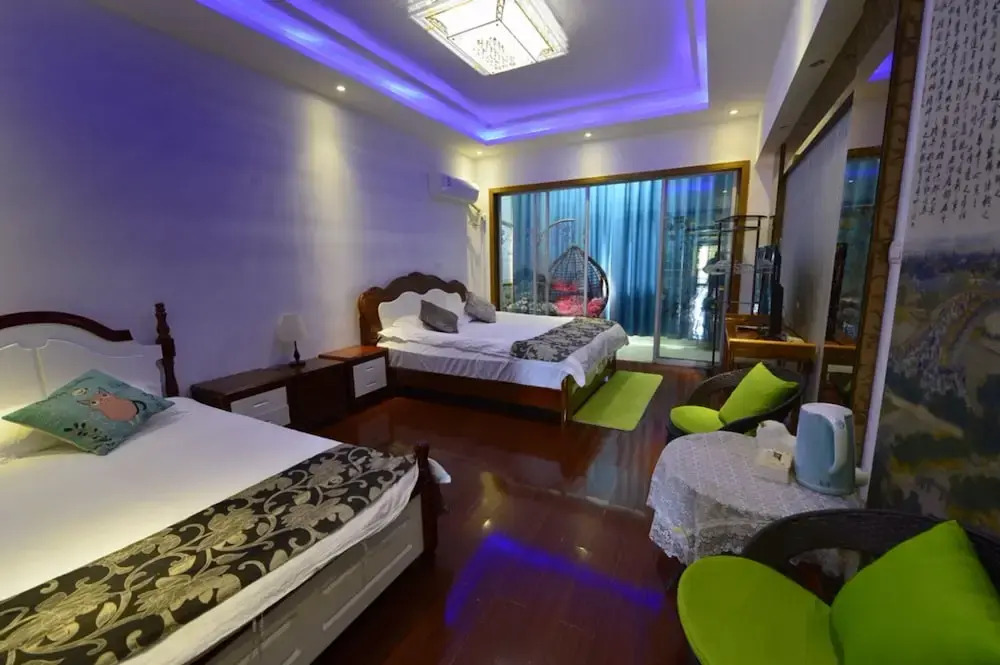 Wuzhen Pomegrante Garden Hotel
