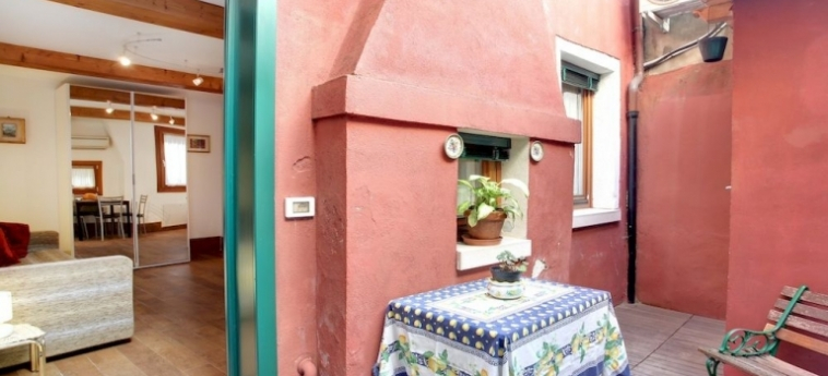 Double Arch Apartments