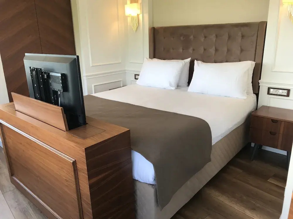 Old Port Hotel Suit