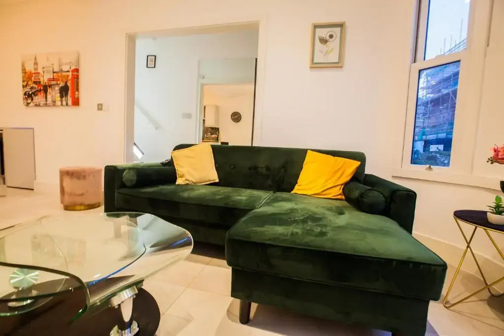 Surbiton Luxury Garden House 19A