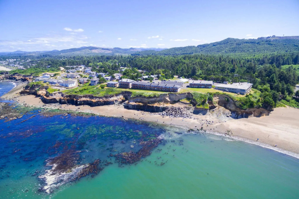 Clarion Inn Surfrider Resort