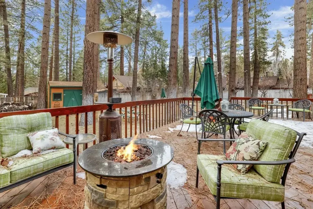 2246-fawnskin Log Cabin 4 Bedroom Home by RedAwning