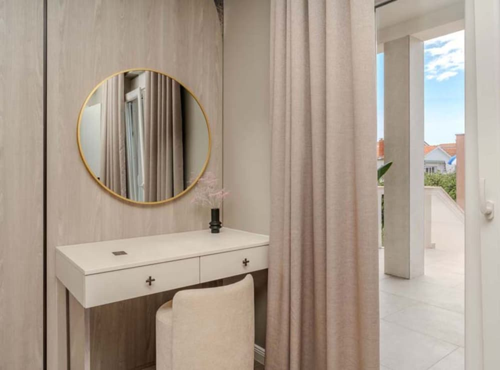 Luxury Apartments & Suites Dijan