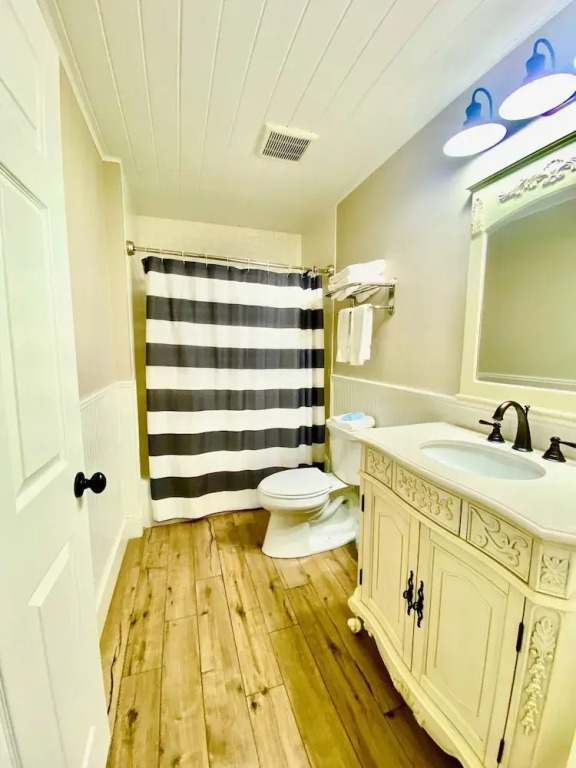 Coast Oaks Cottage 4 1 Bedroom Cottage by RedAwning