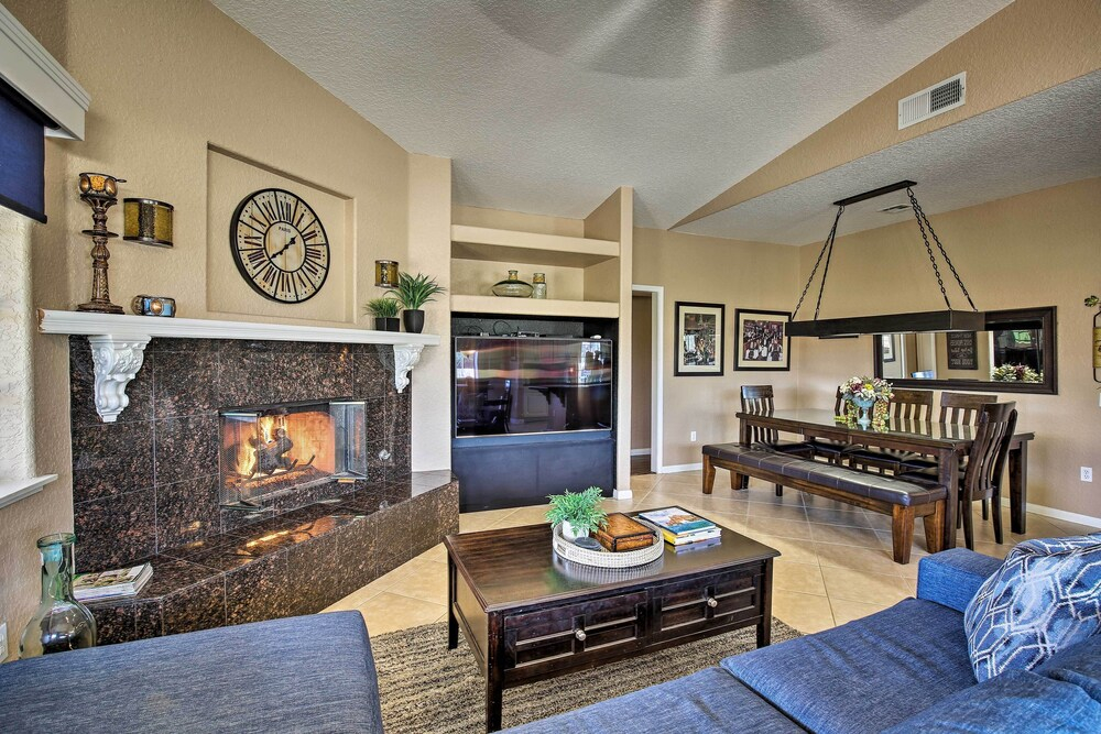 Pool/spa, Theater Room & Views: Palm Desert Home!