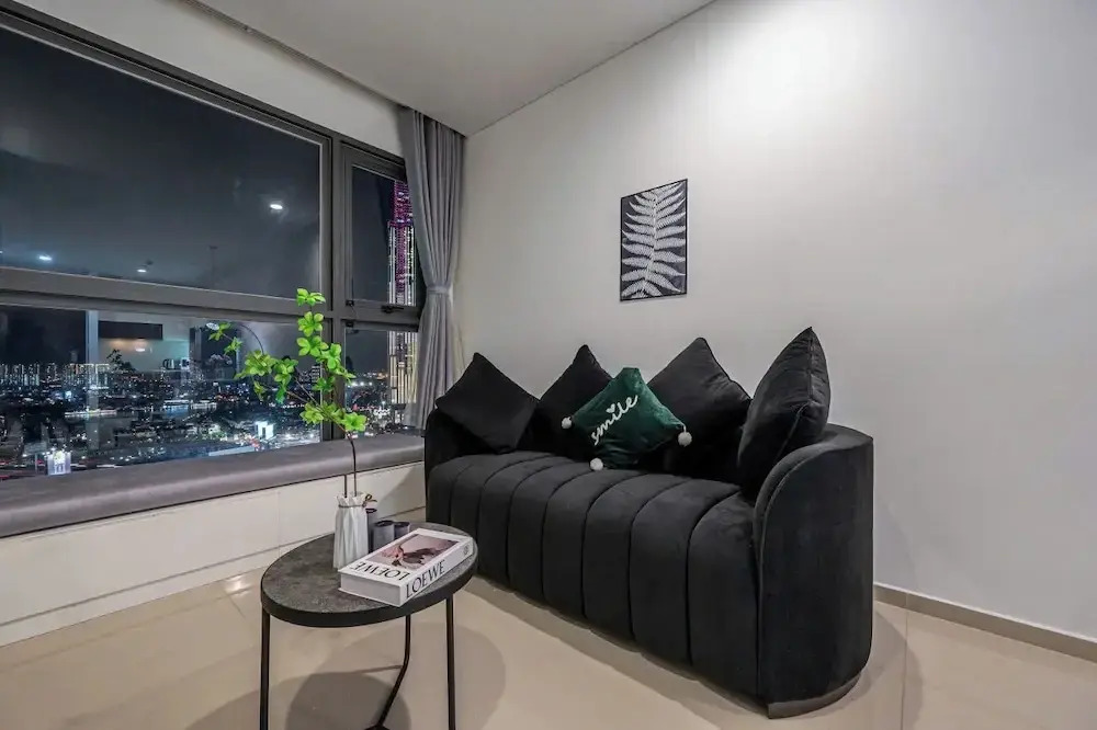 Pearl Plaza Luxury WiFi, Near Landmark 8 Apt, City View, Pool, Gym, Free