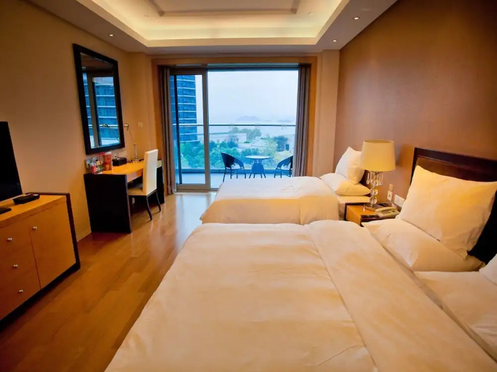 Qiandao Lake Greentown Ling Yun Apartment