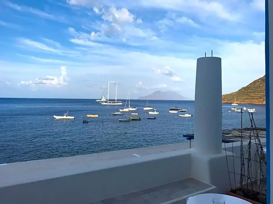 Da Nino sul mare Filicudi