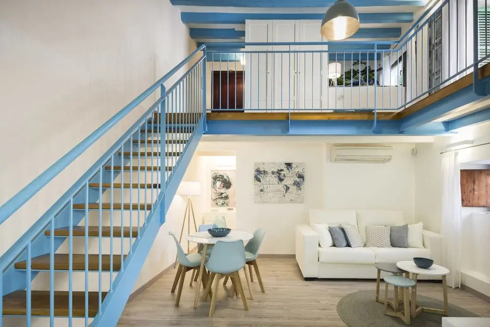 Residence by G Confraria de Sant Miquel 1