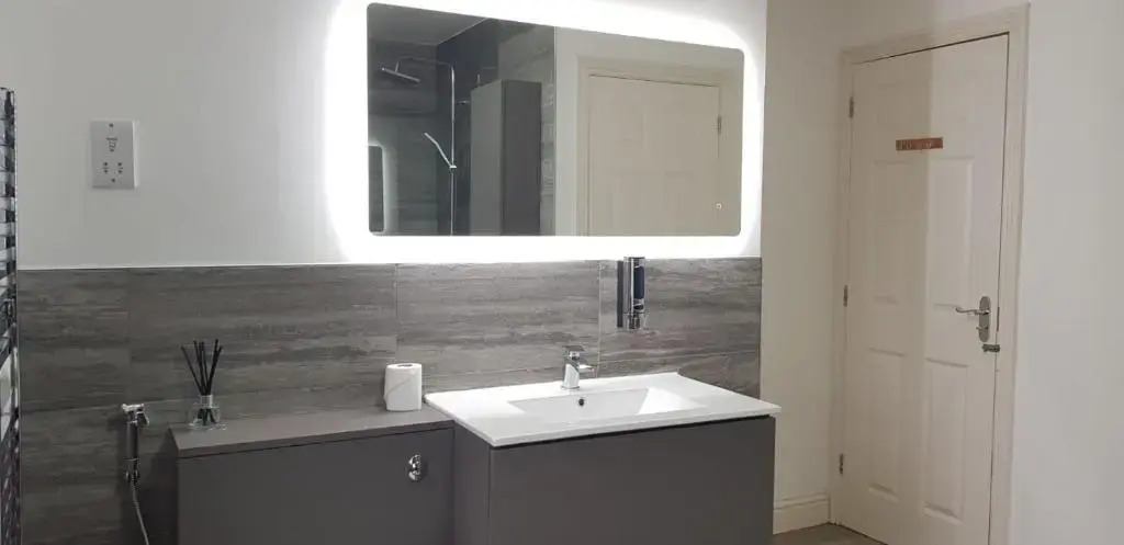 Stunning Room with Large Private Bathroom