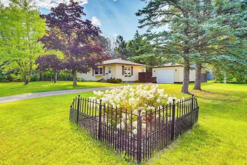 Sunny Cloquet Home - 2 Mi to St. Louis River!