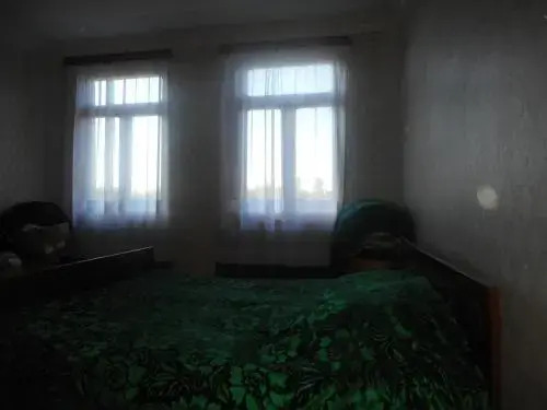 Iuza House