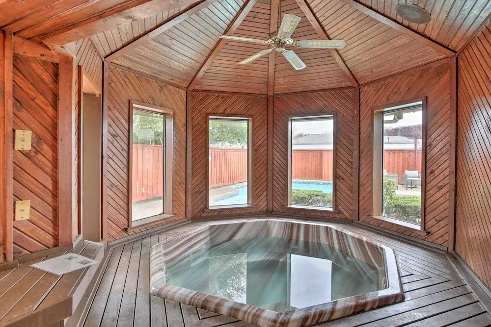 Game Room & Private Pool: Richardson Retreat