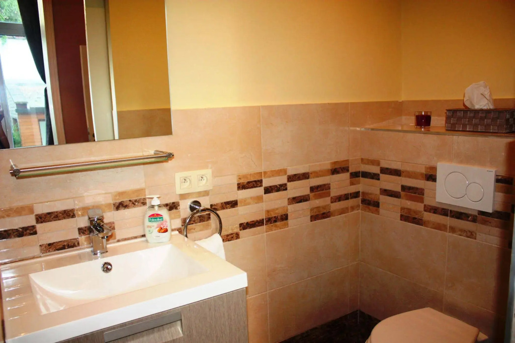 EU Guesthouse