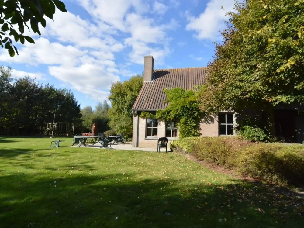 Spacious Holiday Home in Ichtegem With Garden