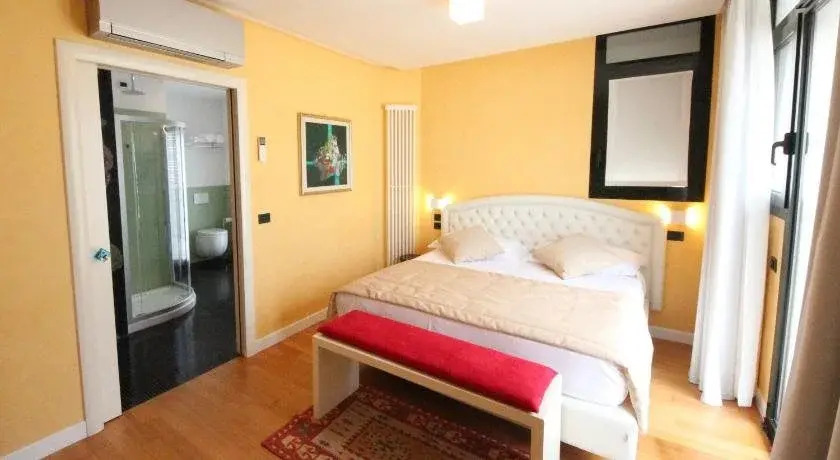 Ruhl Beach Hotel & Suites