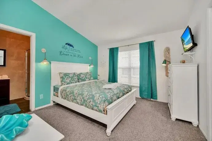 114 Castlemain in Davenport