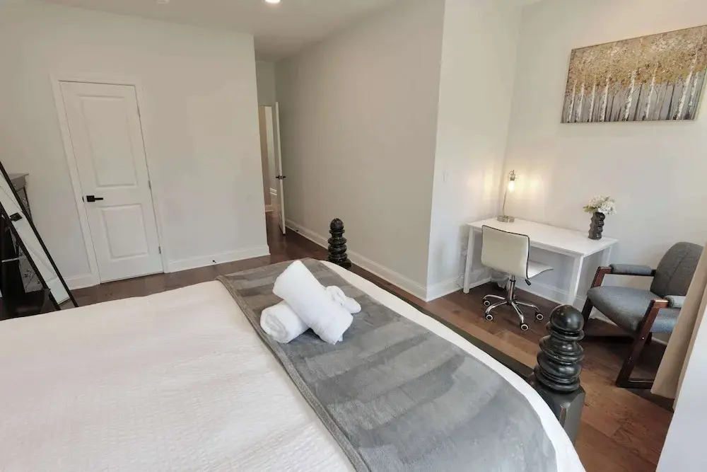 Serene Settler Capitol Hill - 4 Bedroom