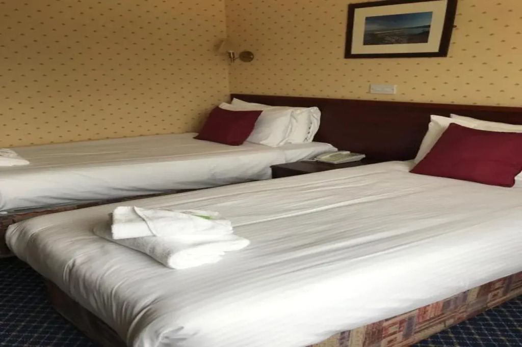 Croit Anna Hotel