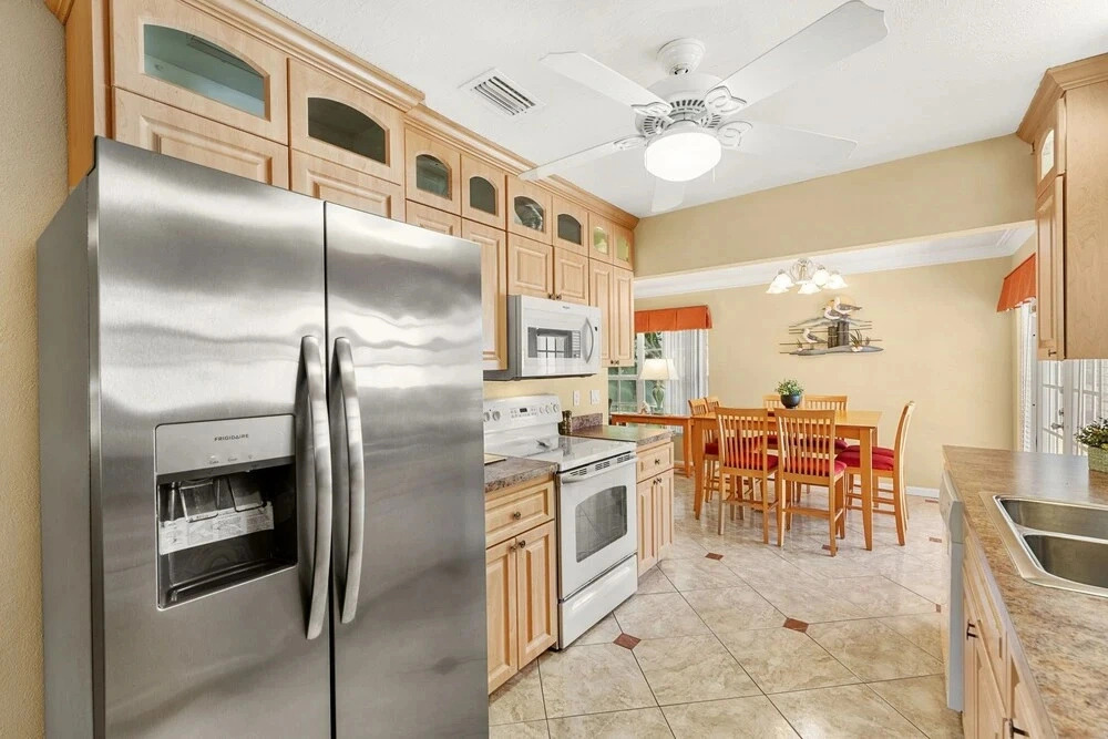 253 Palm Ln