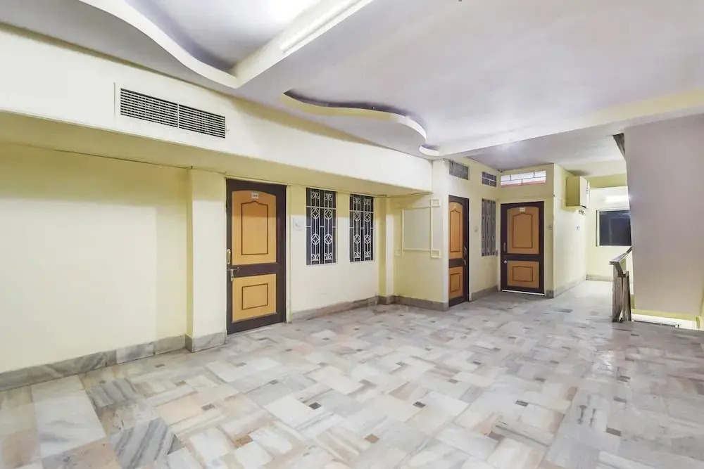 Hotel Sarfaraz Palace by OYO Rooms