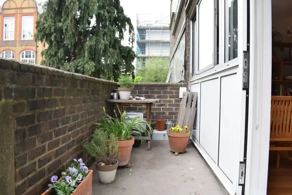 2 Bedroom Flat In Farringdon