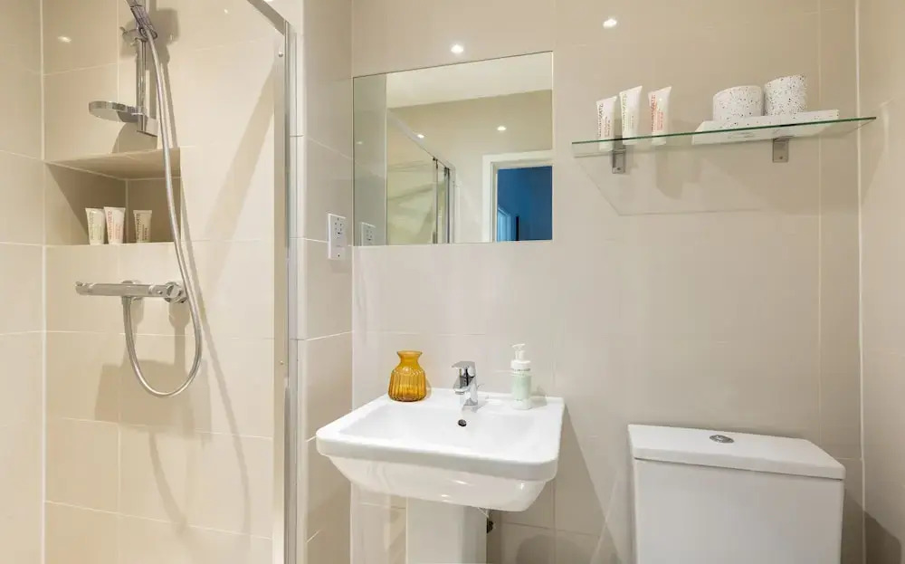 The Pimlico Terrace - Modern 3BDR Apartment next to Victoria