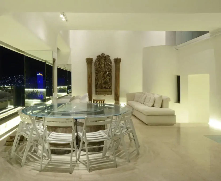 Luxurious Oceanfront Penthouse with Private Pool