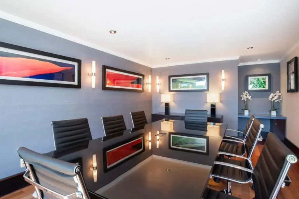 Sandman Signature Winnipeg Airport Hotel & Suites