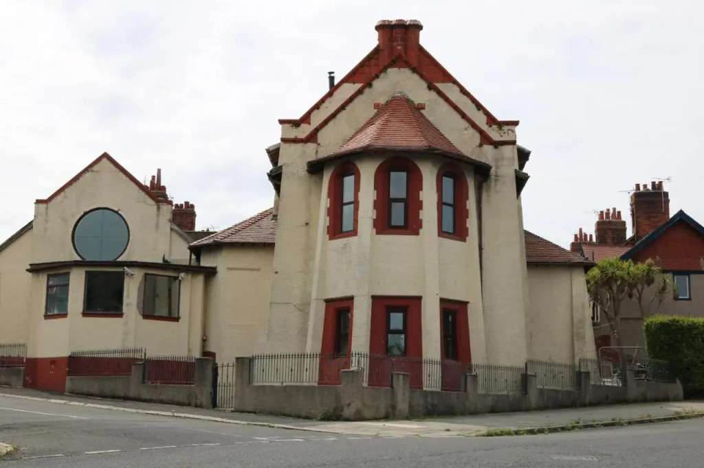Victoria House