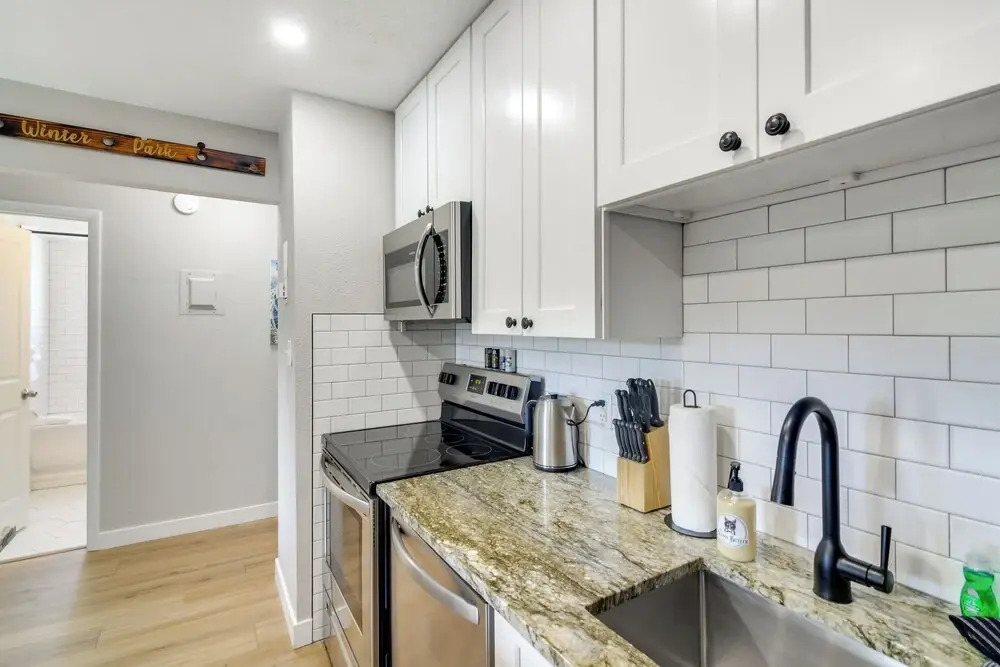 3BR Riverfront Retreat! Mtn Views, Community Perks