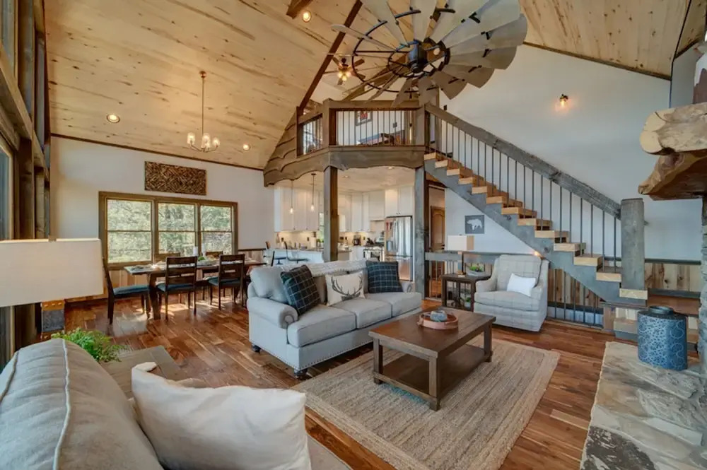 Bear Claw Cabin by Escape to Blue Ridge