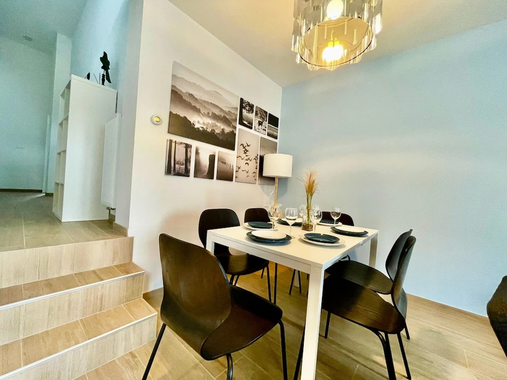 OneLuxStay near Fashion District