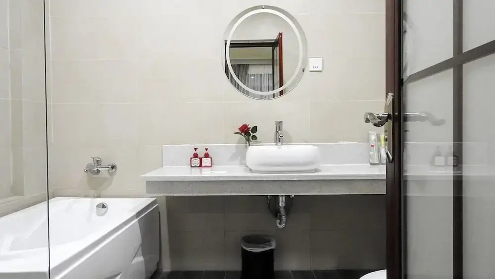 Green Rose Hotel