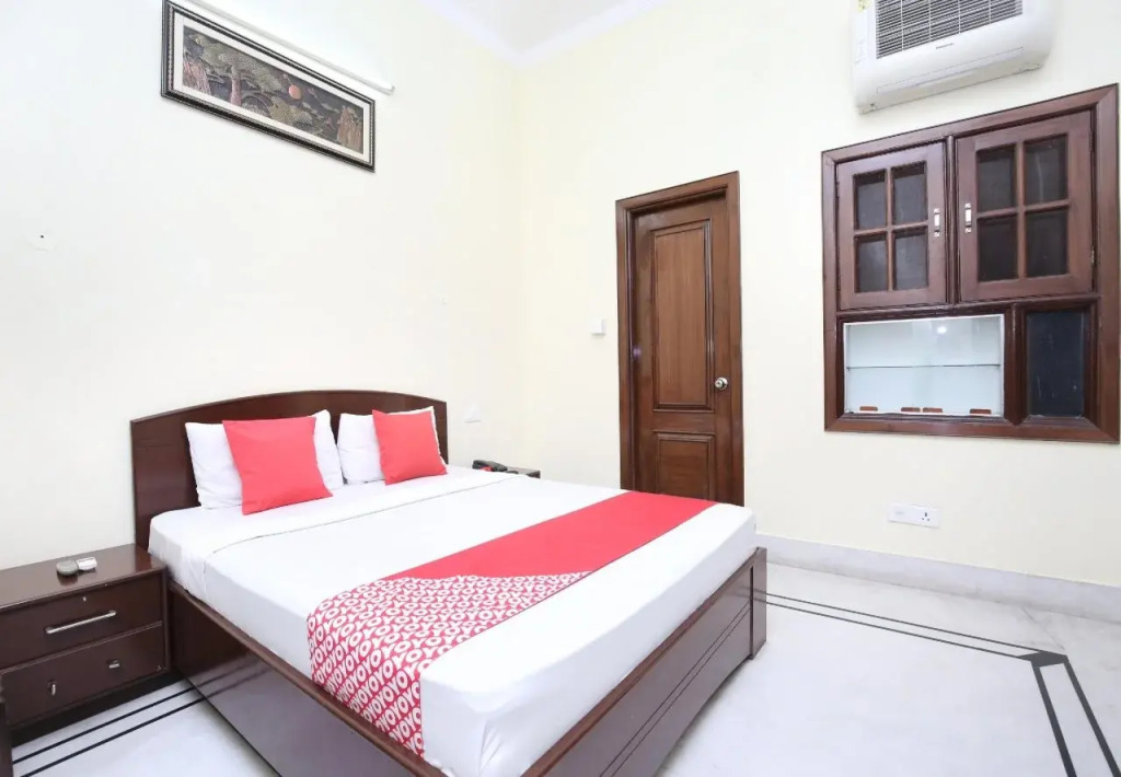 Hotel Dhingra Residency
