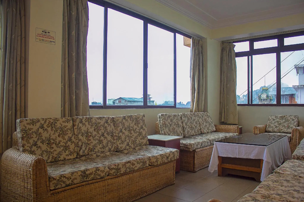 OYO 3330 Hotel Blue Diamond