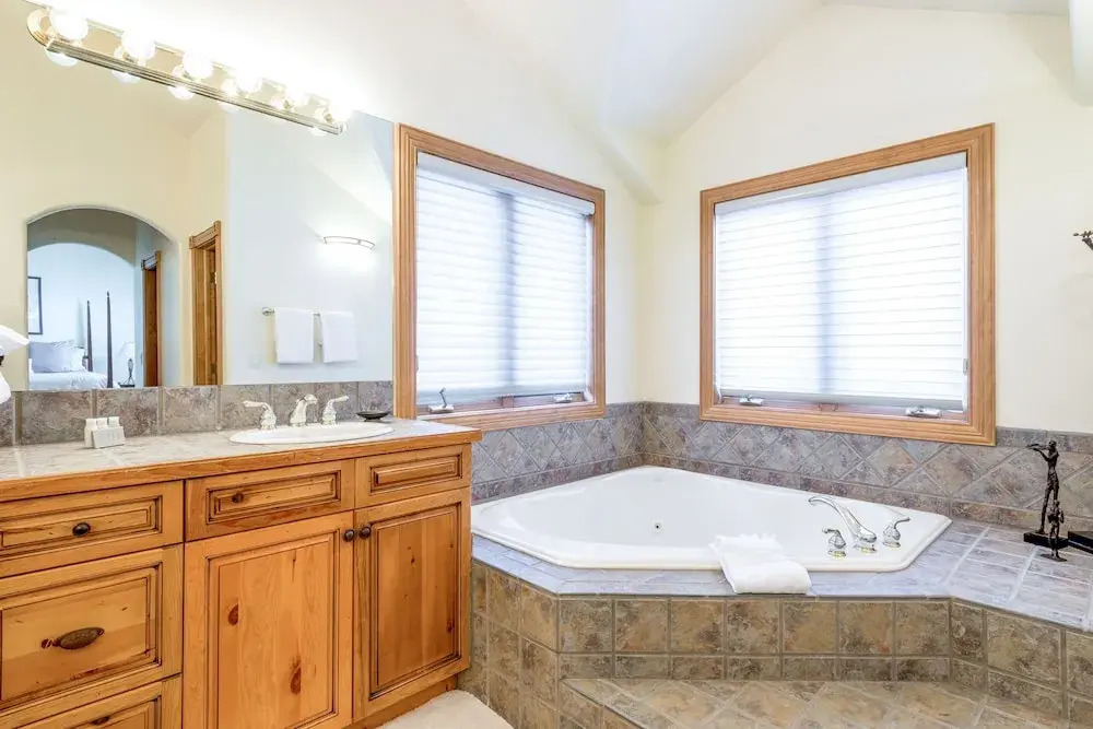 2700 Cross Timbers Trail Townhouse #1 4 Bedrooms 3.5 Bathrooms Townhou