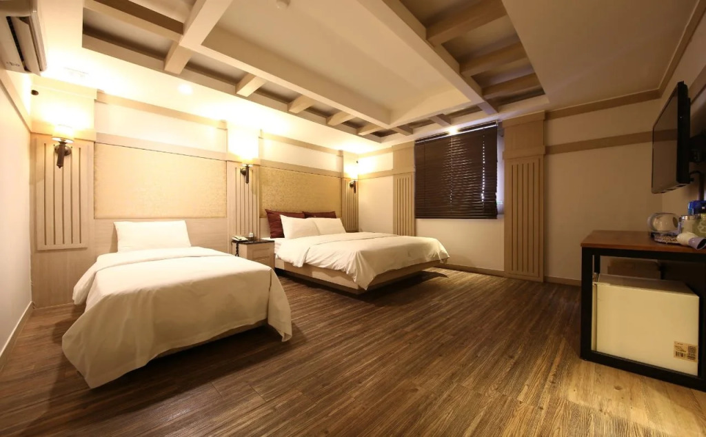 Valentine Hotel