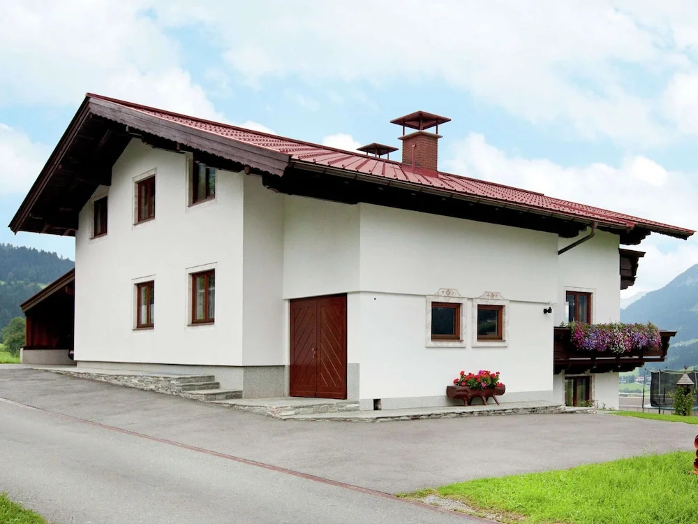 Apartment Brixen near Ski Lift