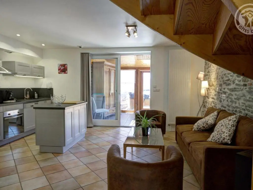 Gîte 3 chambres avec hammam, sauna et jacuzzi à Cellieu - FR-1-496-8