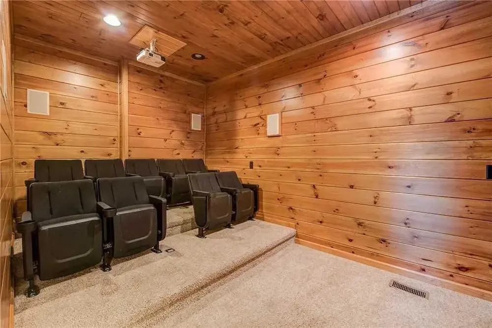 Alpine Nights 3 Bedroom Home with Hot Tub