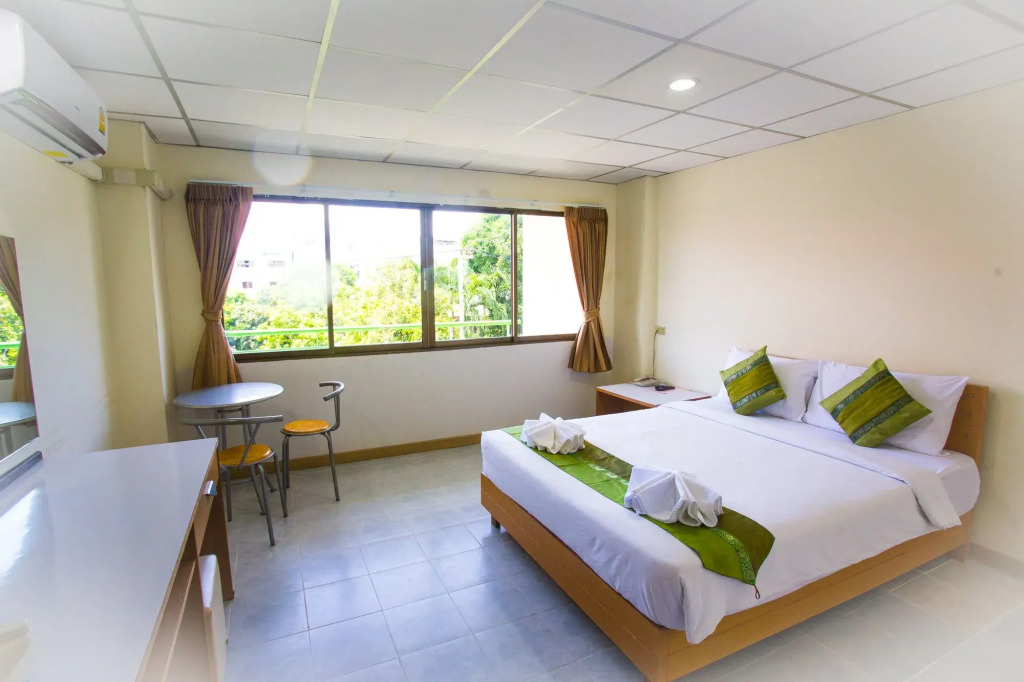 Central Place Hotel