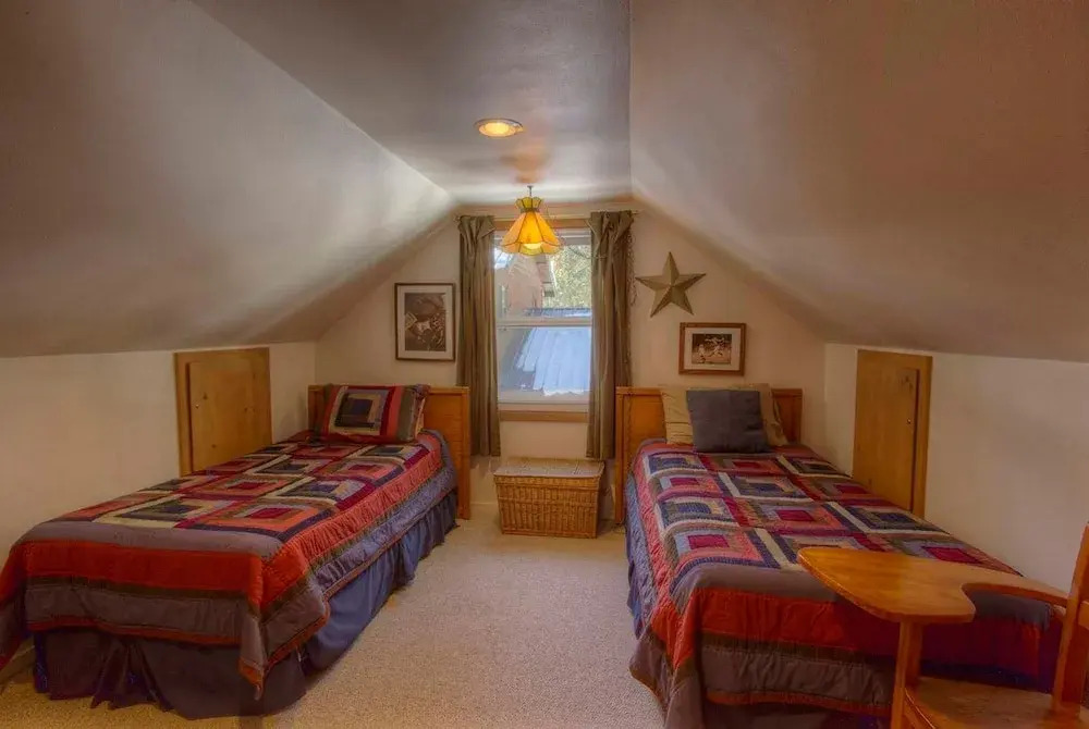 Breezy Pines Cabin
