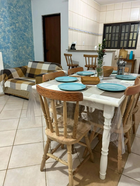 A 500m Praia Maranduba, casa 2 quartos em Condomínio
