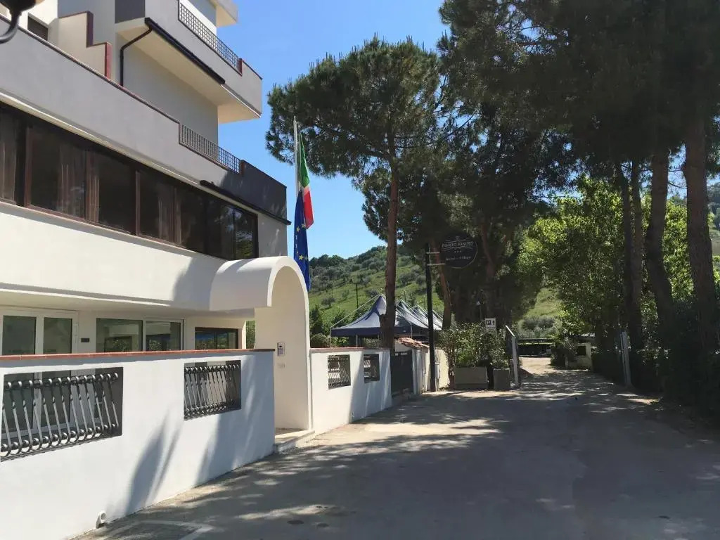 Pineto Resort