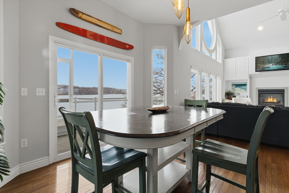 Lakefront House w/ Boat Slip, 2 Levels & Pool Table by Dog Days at the 19mm