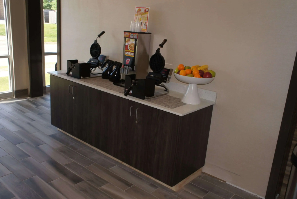 La Quinta Inn and Suites by Wyndham Bloomington